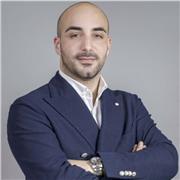 Laureato in scienze dei servizi giuridici, consulente del lavoro abilitato, impartisce lezioni di diritto del lavoro, diritto commerciale, diritto tributario, diritto costituzionale, sociologia del lavoro, diritto canonico e tutti i vari rami giudici